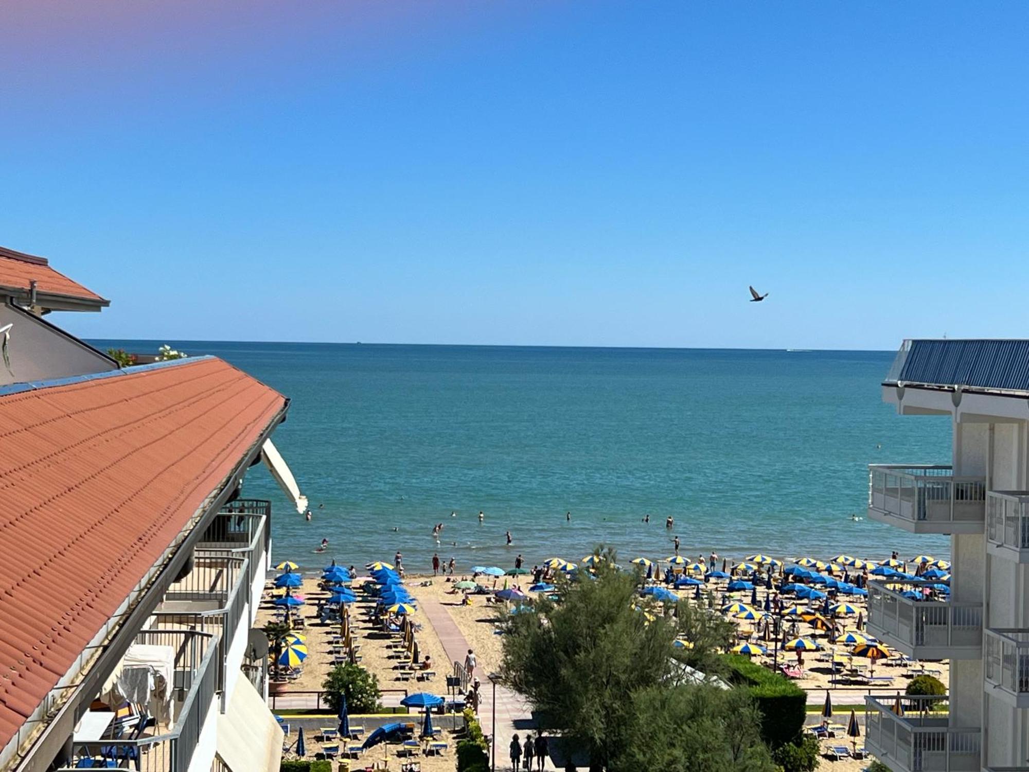 Appartement Blue Moon Penthouse à Jesolo Extérieur photo