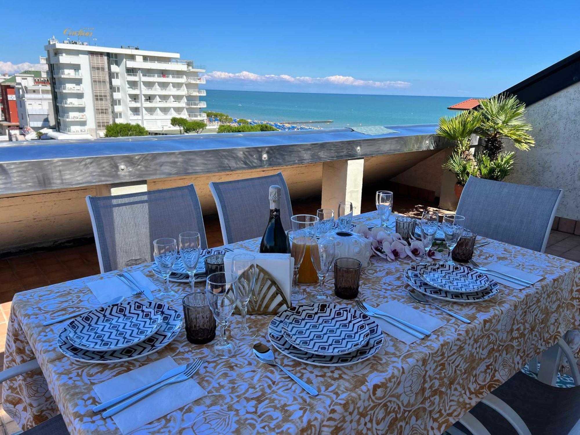 Appartement Blue Moon Penthouse à Jesolo Extérieur photo